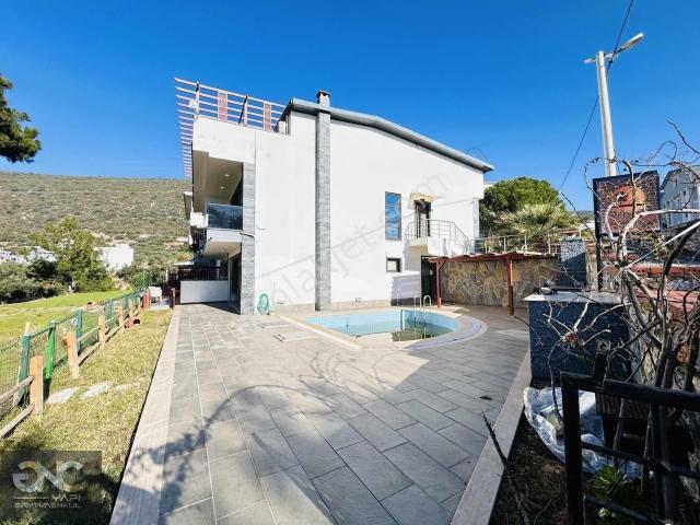 Didim Akbük'te Deniz & Doğa Manzaralı 4+1 Villa