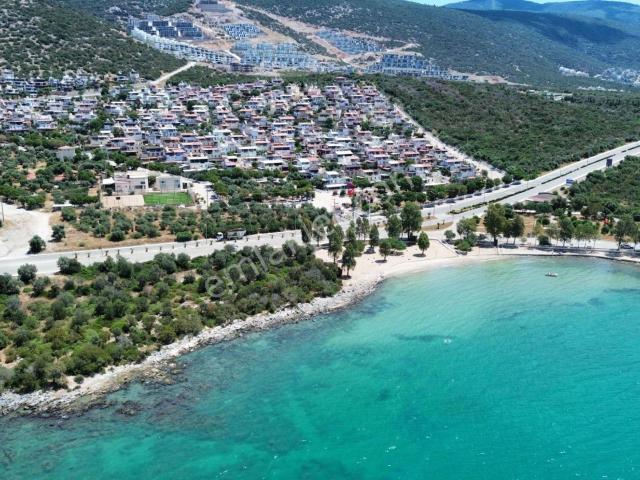 Didim Akbük'te Denize Sıfır Eşyalı 3+1 İkiz Villa
