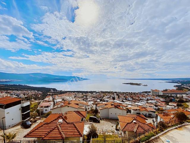 Didim, Akbük'te Eşyalı Satılık Deniz Manzaralı 2+1 Dublex Daire