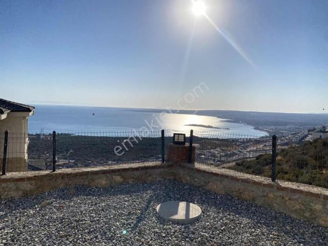 Didim Akbükte Full Deniz Manzaralı Köşe Başı 2+1 Bahçe Katı