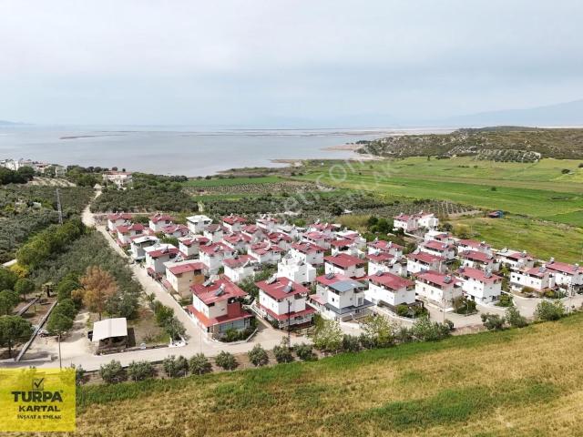 Didim Akköyde Denize Yürüme Mesafesinde 3+1 Satılık Villa!