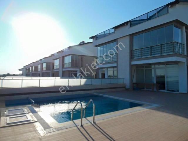 Didim Altınkumda Site İçinde Kiralık 4+1 Müstakil Havuzlu Villa