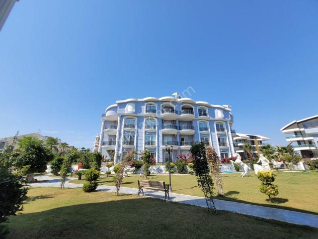 Didim Altınkumda Yeşil Ve Geniş Havuzlu Lüks Sitede 3+1 Dubleks