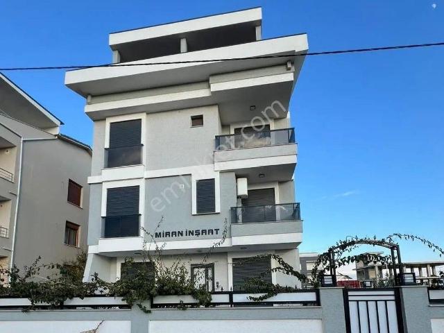 Didim Cumhuriyet Mahallesi’nde Satılık 1 + 1 Açık Mutfak