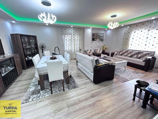 Didim Efeler Mahallesi'nde Tam Eşyalı 3+1 Bahce Katı Daire
