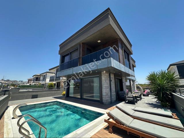 Didim Efeler Mh Ful Eşyalı Havuzlu Tam Müstakil Villa