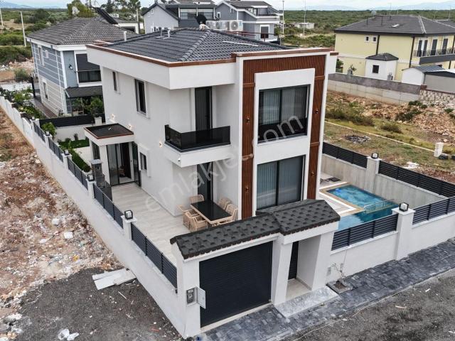 Didim Efelerde Full Eşyalı 4+1 Satılık Ultra Lüks Villa