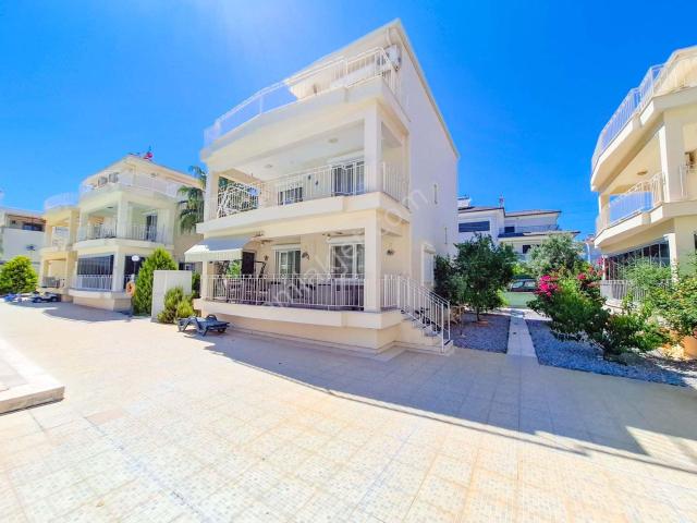 Didim Efelerde Primerose Sitesinde Ayrımutfaklı 3+1satılık Villa