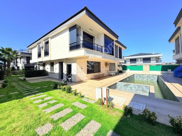 Didim Efelerde Satılık Köşebaşı Lüks Villa
