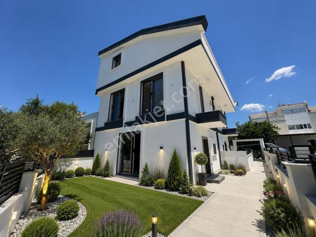 Didim Hisar Mh 2 Adet Tripleks 3+1 Villa Açıklama Okuyun