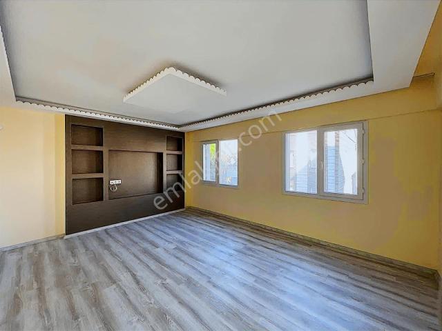 Didim Merkezde Ayrı Mutfak 2+1 Tadilatlı Satılık Daire