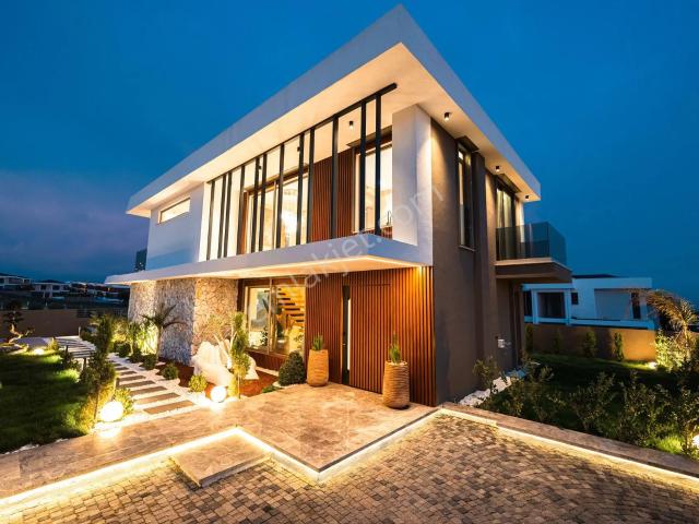 Didimde Deniz Manzaralı Emsalsiz Tasarım Lüks Villa / Lum