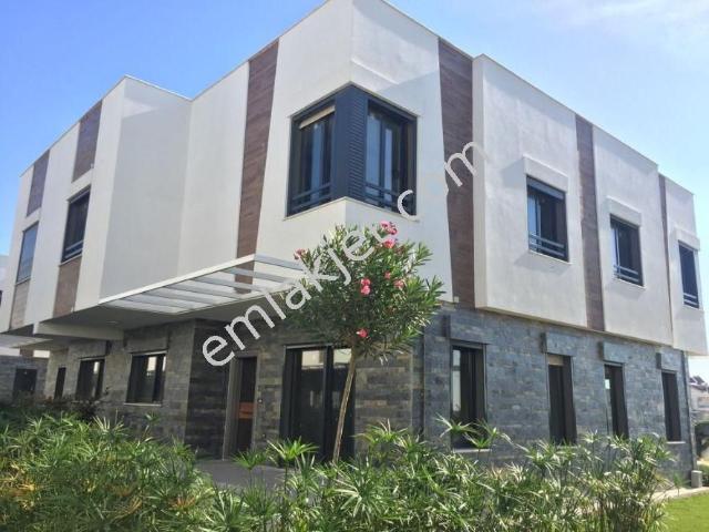Didimde Güvenlikli Havuzlu Site İçinde 3+1 Sıfır Villa