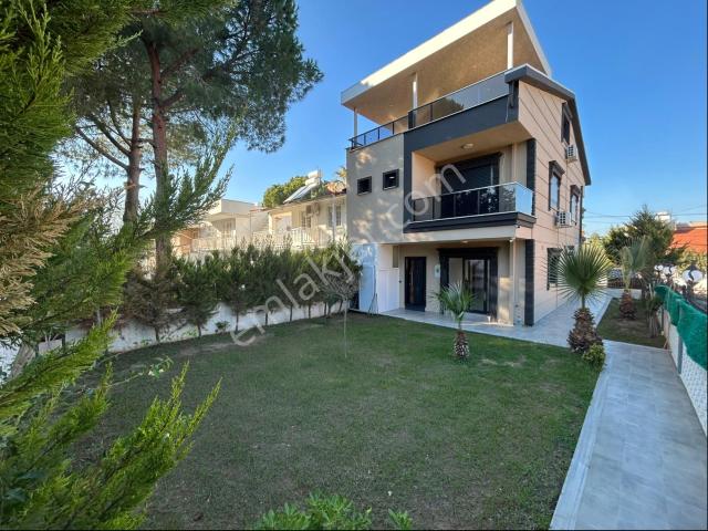 Didimde Sahile 300 Mt Mesafede 4+1 Villa