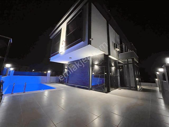 Didim'de 5+1 Havuzlu Tam Müstakil Eşyalı Lüks Villa