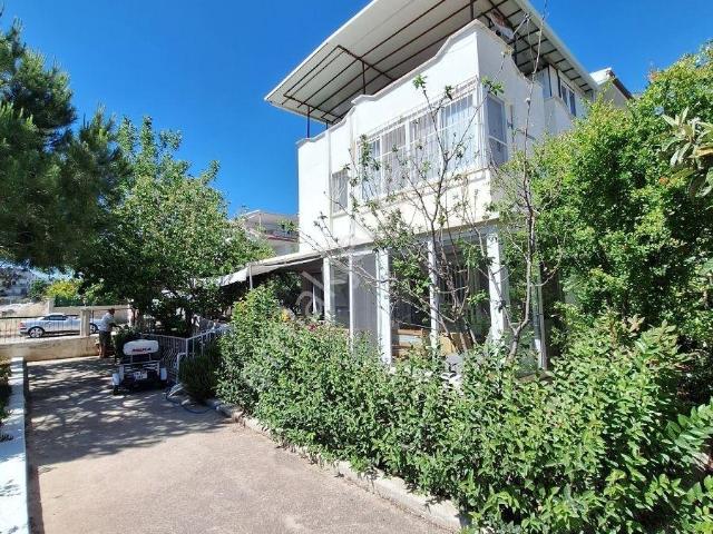 Didim'in Nezih Mevkisinde Merkezi 3+1 Köşebaşı Villa plaja 3 Dk