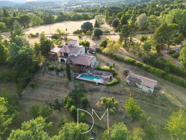Dieulefit 'La maison suspendue' Au coeur de la nature, maison atypique avec piscine et studio indépendant