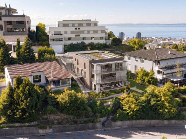 Die goldene Mitte: 4.5 Zimmer Eigentumswohnung an bester Sonnenlage im 1. OG