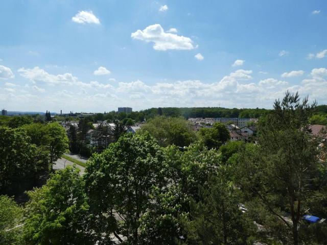 DIE GELEGENHEIT! Haus ist bereits komplett modernisiert ! Sonnige 4 Zimmer Wohnung * Westbalkon * Tiefgarage * Einbauküche