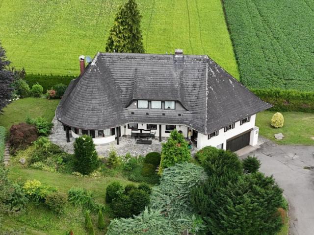 PREMIUM Lage Nähe Schloss Puchberg auf Riesengrundstück