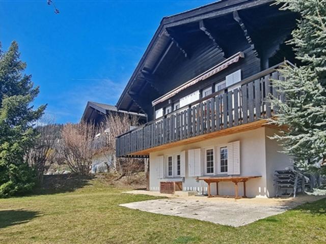 Die Quintessenz einer charmanten Berghütte in den Alpen