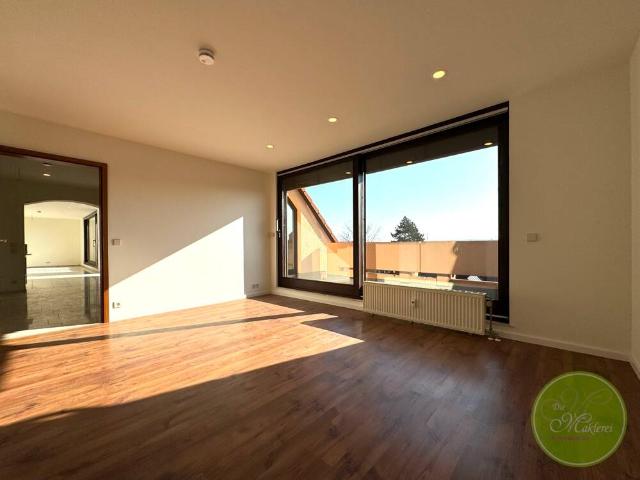 Die Terrassenwohnung * 2 Terrassen * frisch 2024 saniert * ca. 124 qm * MIT Doppelgarage