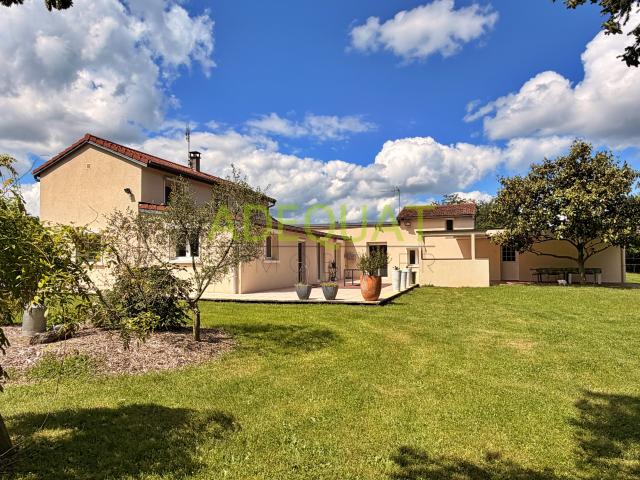 DIEMOZ / MAISON INDIVIDUELLE / 5 CHAMBRES / GARAGE ATTENANT / TERRAIN DE 2709m2.