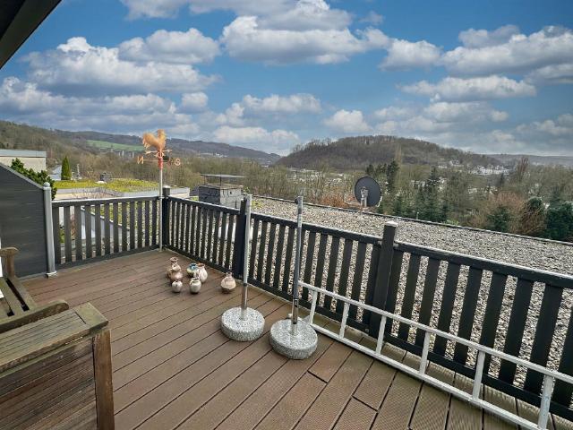 / Diese Fernsicht wartet auf Sie! Einfamilienhaus mit Dachterrasse auf dem Schreppenberg!