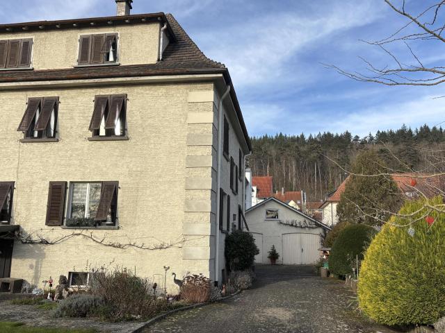 Dieses 2 bis 3 Familienhaus hat viel Platz und Wohnraum zur Verwirklichung Ihrer Wohnwünsche!