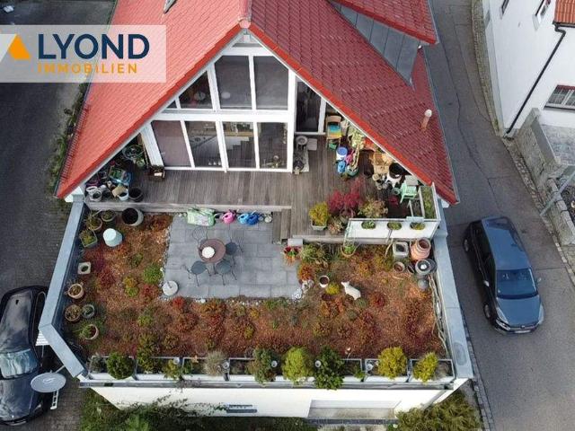 Dieses charmante Mehrfamilienhaus mit einer großen Scheune sucht Sie als neuen Eigentümer!