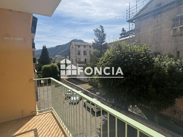 Digne, appartement de 80,69m2 avec balcon cave garage