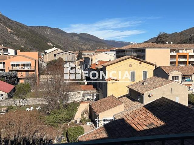 Digne, hyper centre appartement T2 avec balcon