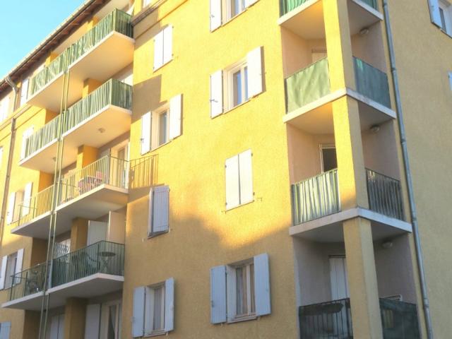 DIGNE LES BAINS 04 APPARTEMENT T2 de 51m² avec balcon, 4ème étage avec ascenseur