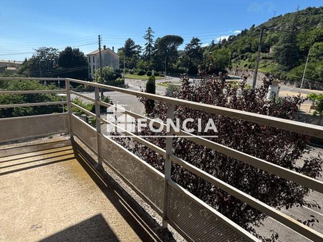 Digne les bains t2 balcon et parking