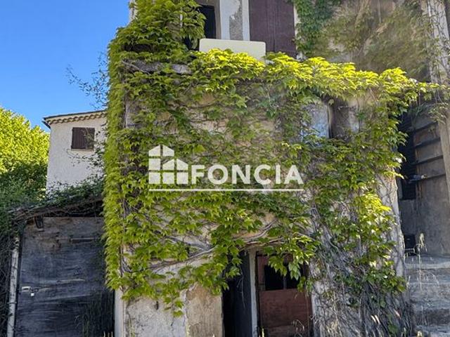 Digne, maison avec 2 appartements a renover + terrain