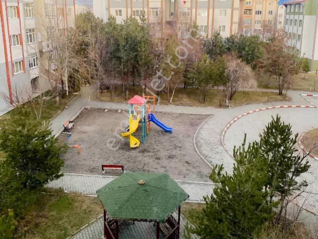 Digor Yolu Tokide Acil Satılık 3+1