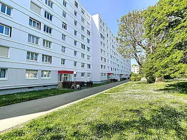 Dijon 21000 Location appartement 4 pièces t4 au dernier étage cave