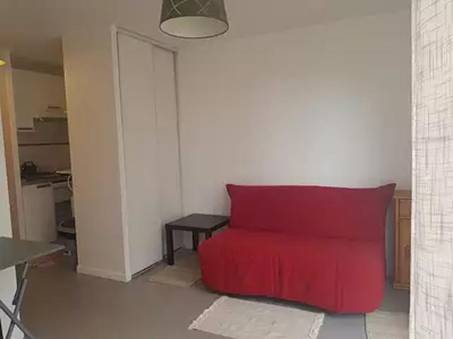 Dijon 21000 Location appartement 1 pièce t1 au dernier étage parking