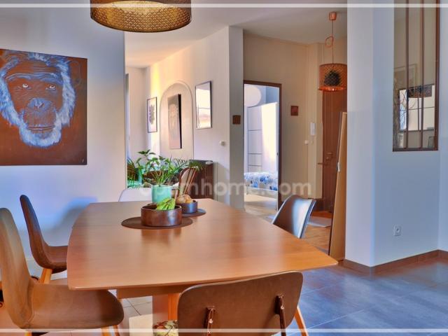 DIJON VICTOR HUGO – APPARTEMENT RÉNOVÉ AVEC GRAND JARDIN – RARE EN CENTRE VILLE
