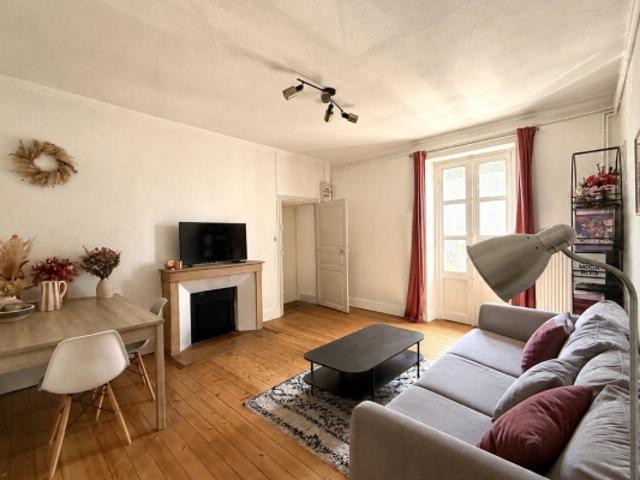 DIJON Wilson – Appartement T3 Centre ville/ lumineux avec bureau indépendant et nombreuses annexes