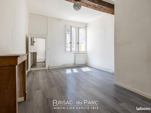 DIJON CENTRE Appartement T2 Bis Atypique de 58 m² environ Bon état