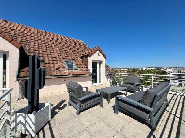 DIJON Nation Magnifique duplex 118m² 3 chambres denier étage/terrasse, parking privatif