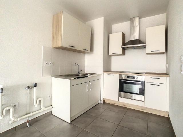 DIJON: proximité rue d'Auxonne Type 3 neuf avec 2 chambres, parking et terrasse
