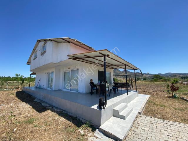 Dikili Salihleraltı'nda Satılık Müstakil Çiftlik Evi 2.670 M²