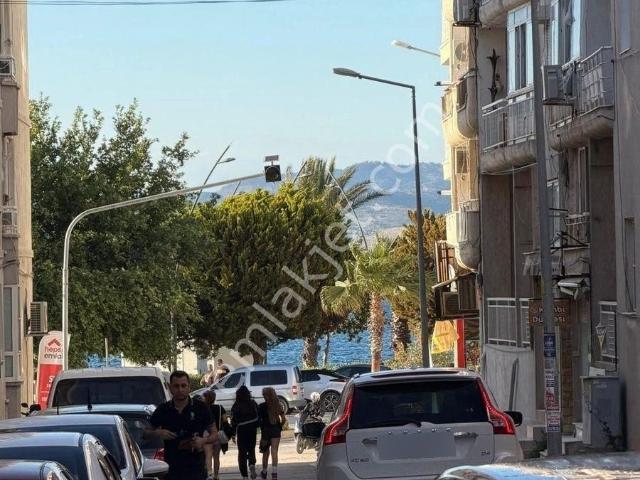 Dikili Ümmetoğlu'ndan Denize 2'dakika 100 M2 3+1 Geniş Daire