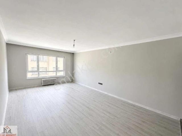 Dikmen Cadde Yakını│kat'da │komple Yeni Yapılı 3+1 Kiralık Konut