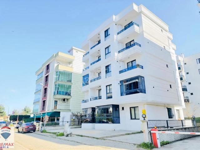Dilay Baştekinden Körfezde Tramvay Durağı Altında Satılık 1+1