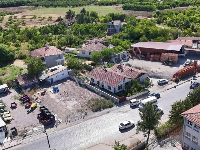 Dilek Merkezde 480 Metrekare Arsa Üzerine Müstakil Yola Cephe Ev