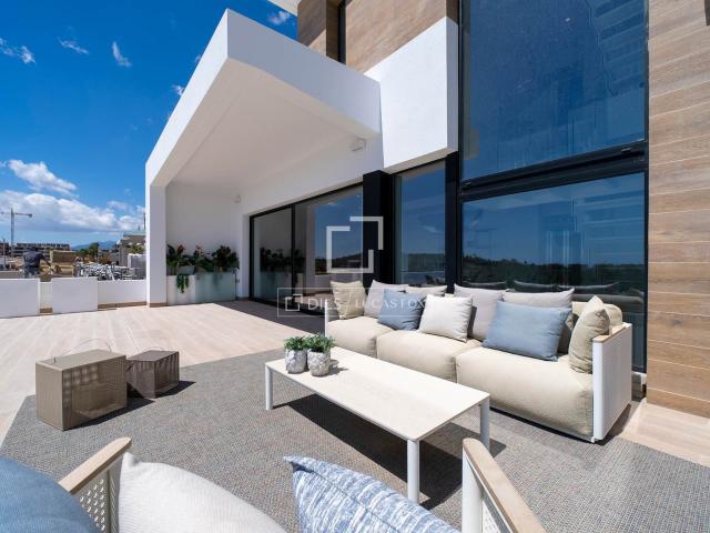 Dils Lucas Fox presenta esta casa con un diseño contemporáne. 429m² Finestrat
