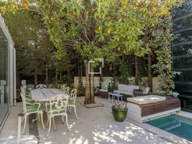 Dils Lucas Fox presenta esta exclusiva casa en esquina en Pi. 342m² Madrid